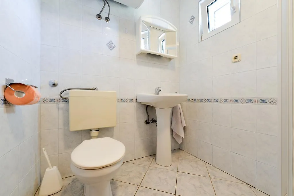 Apartments Antica - Edita Rtina 0*,